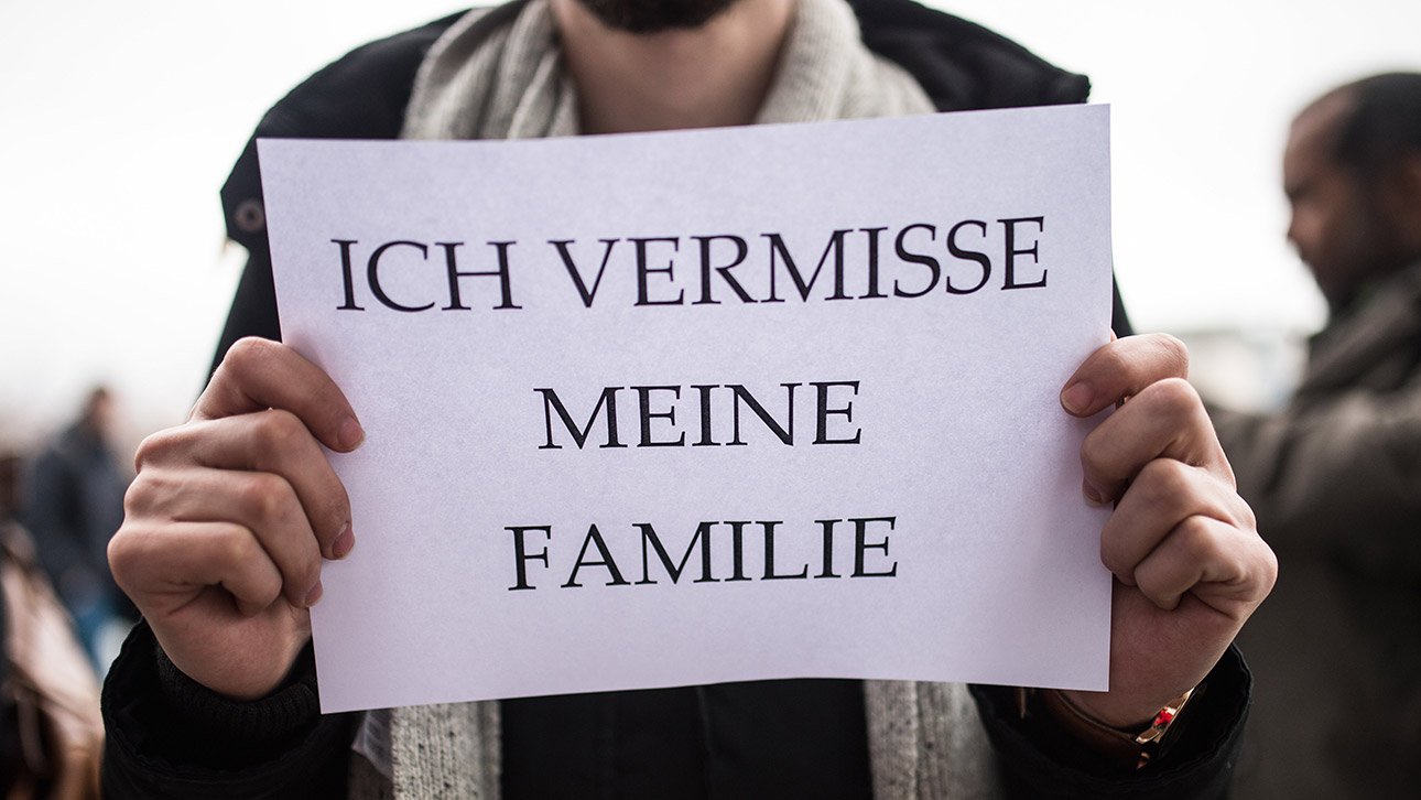 Flüchtlinge Familiennachzug Schild