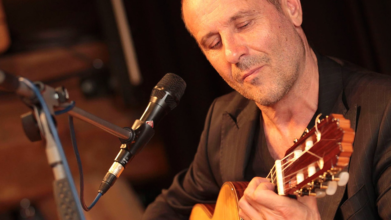 Stephan Krawczyk an der Gitarre
