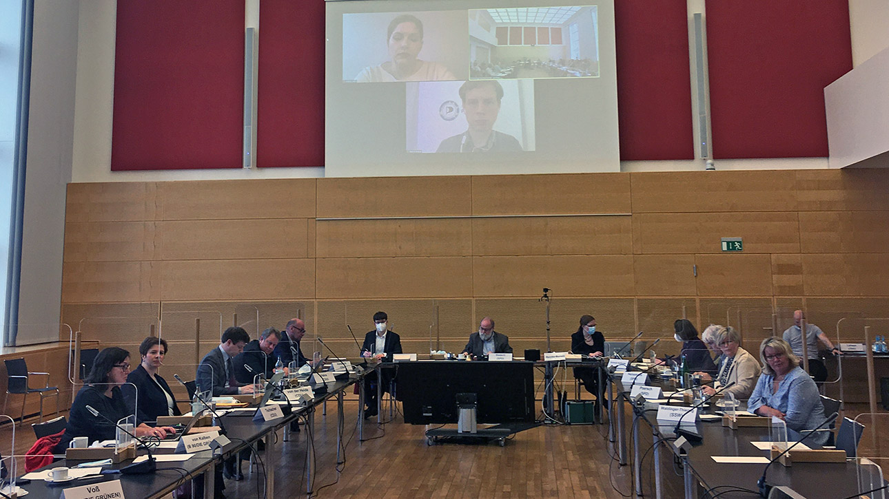 Der Europaausschuss tagt im Landeshaus, corona-bedingt werden einige Experten per Video zugeschaltet.