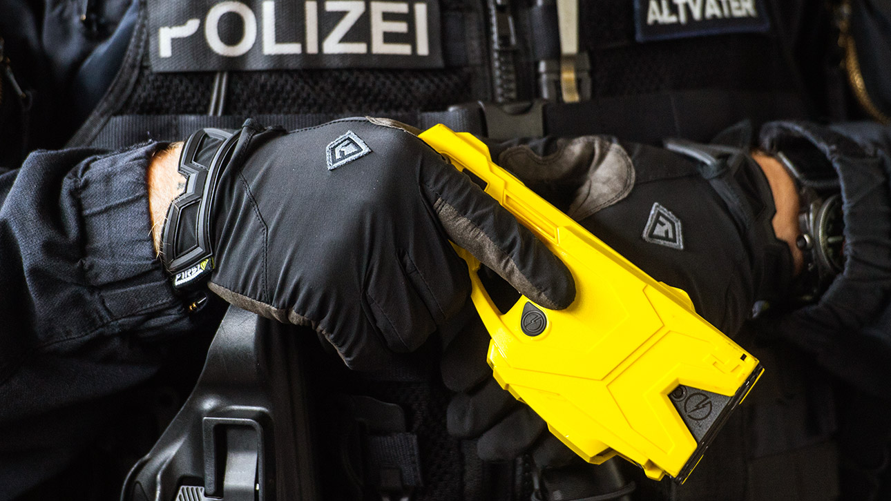 Elektroschockpistole Waffen Polizei Taser
