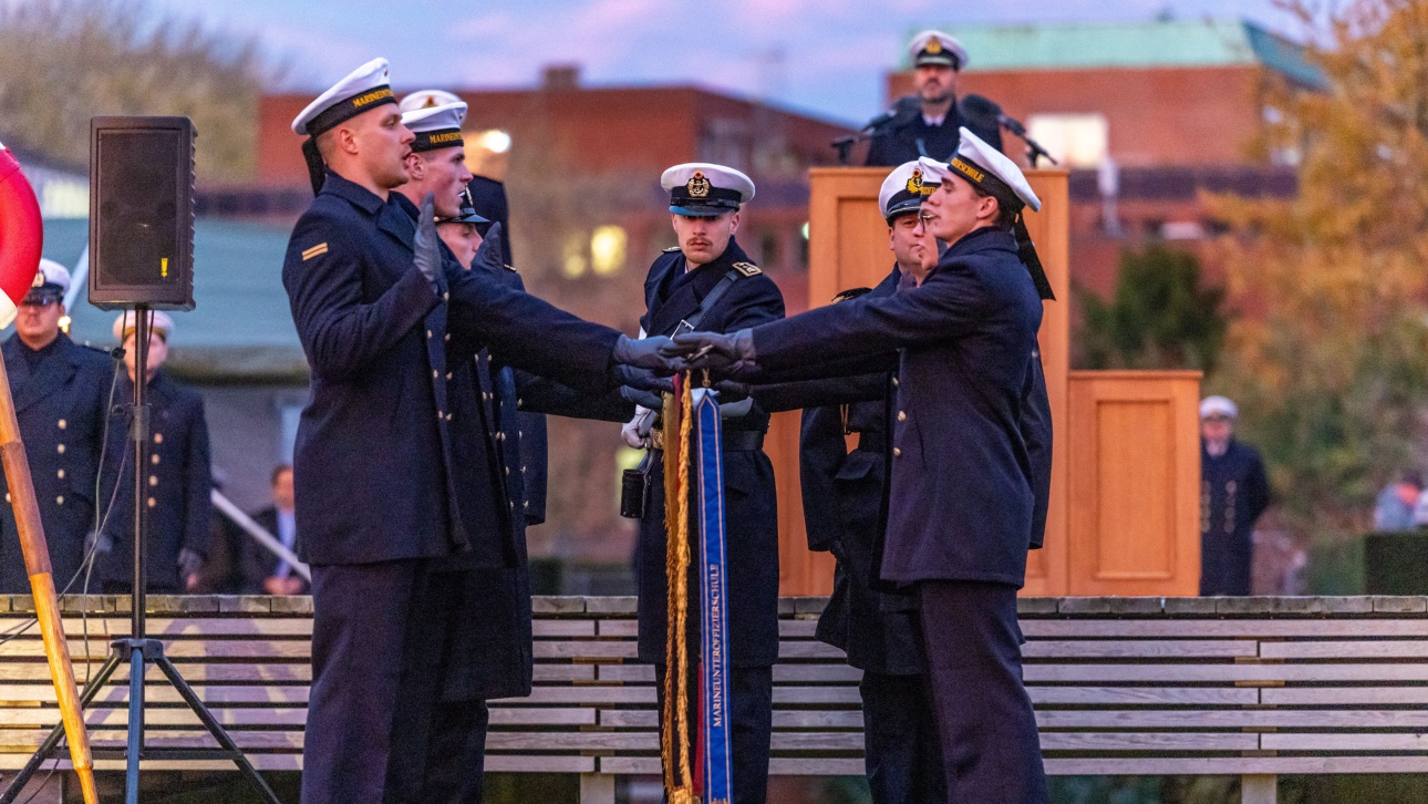 Bilder der Vereidigung von Marinesoldatinnen und Marinesoldaten vor dem Landtag_5