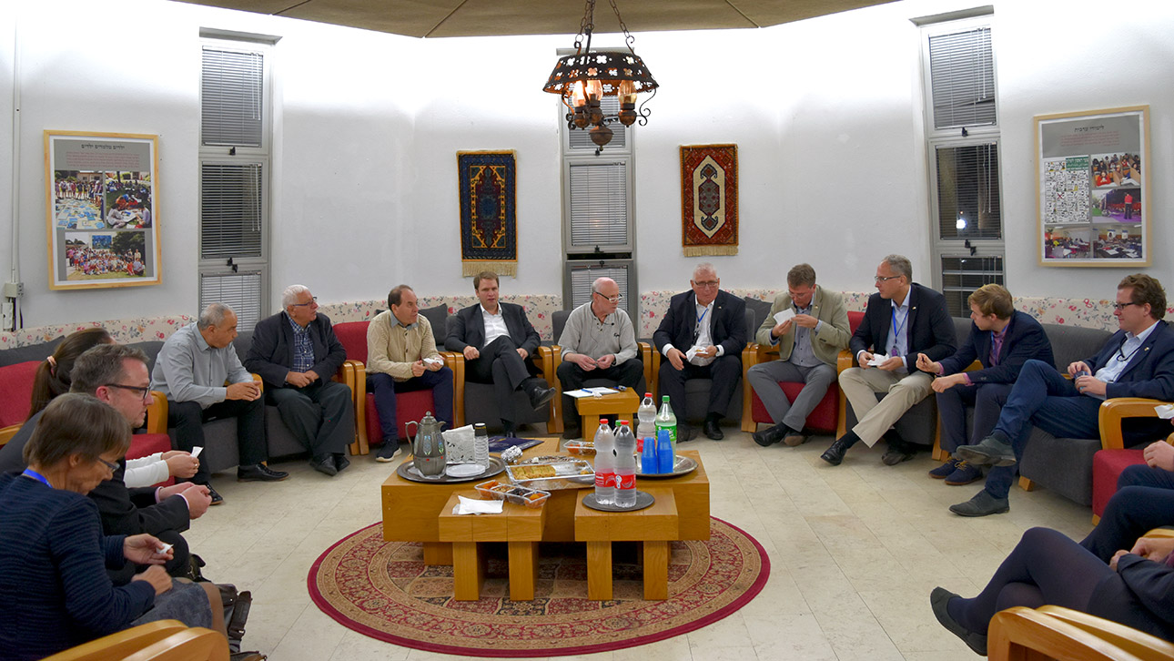 Mitglieder des Ältestenrates im Kibbutz „Givat Haviva“ zwischen Tel Aviv und Jerusalem