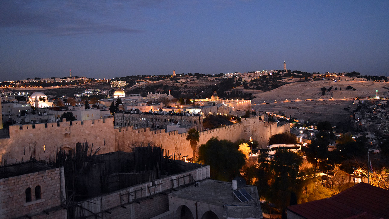 Blick auf Jerusalem bei Nacht.