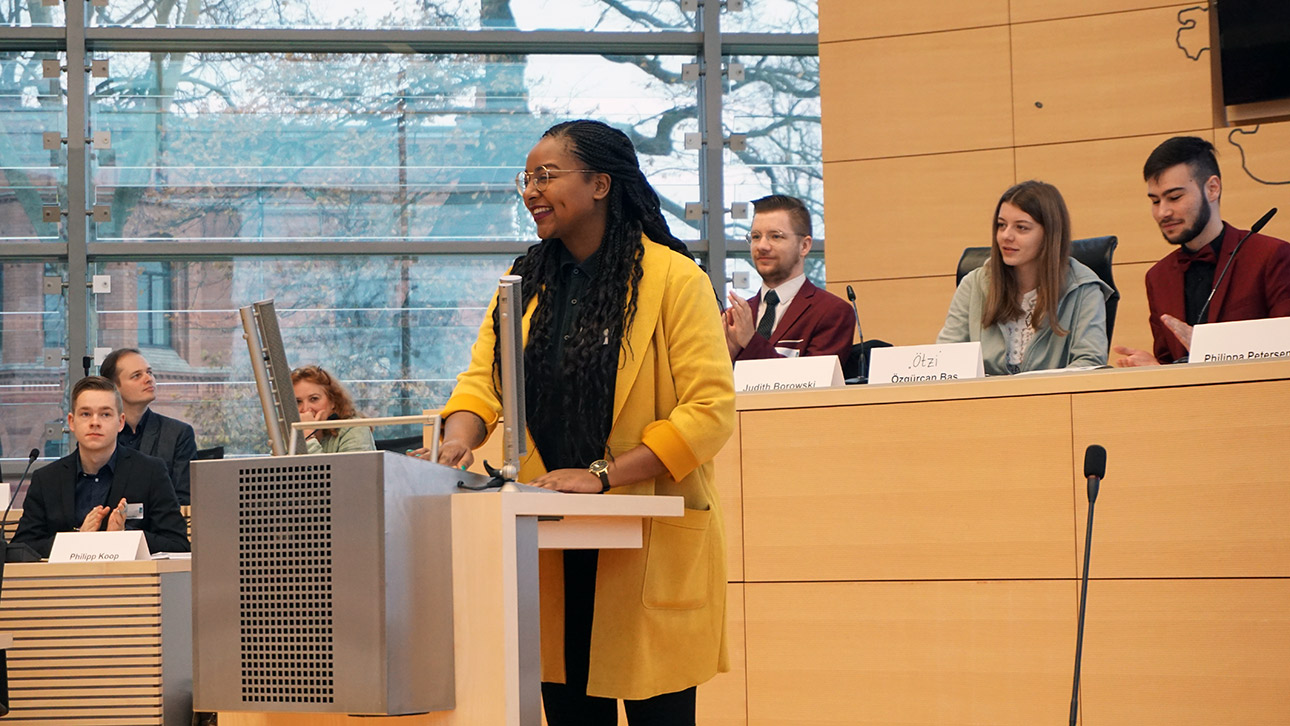 Begrüßung bei Jugend im Landtag im Plenarsaal