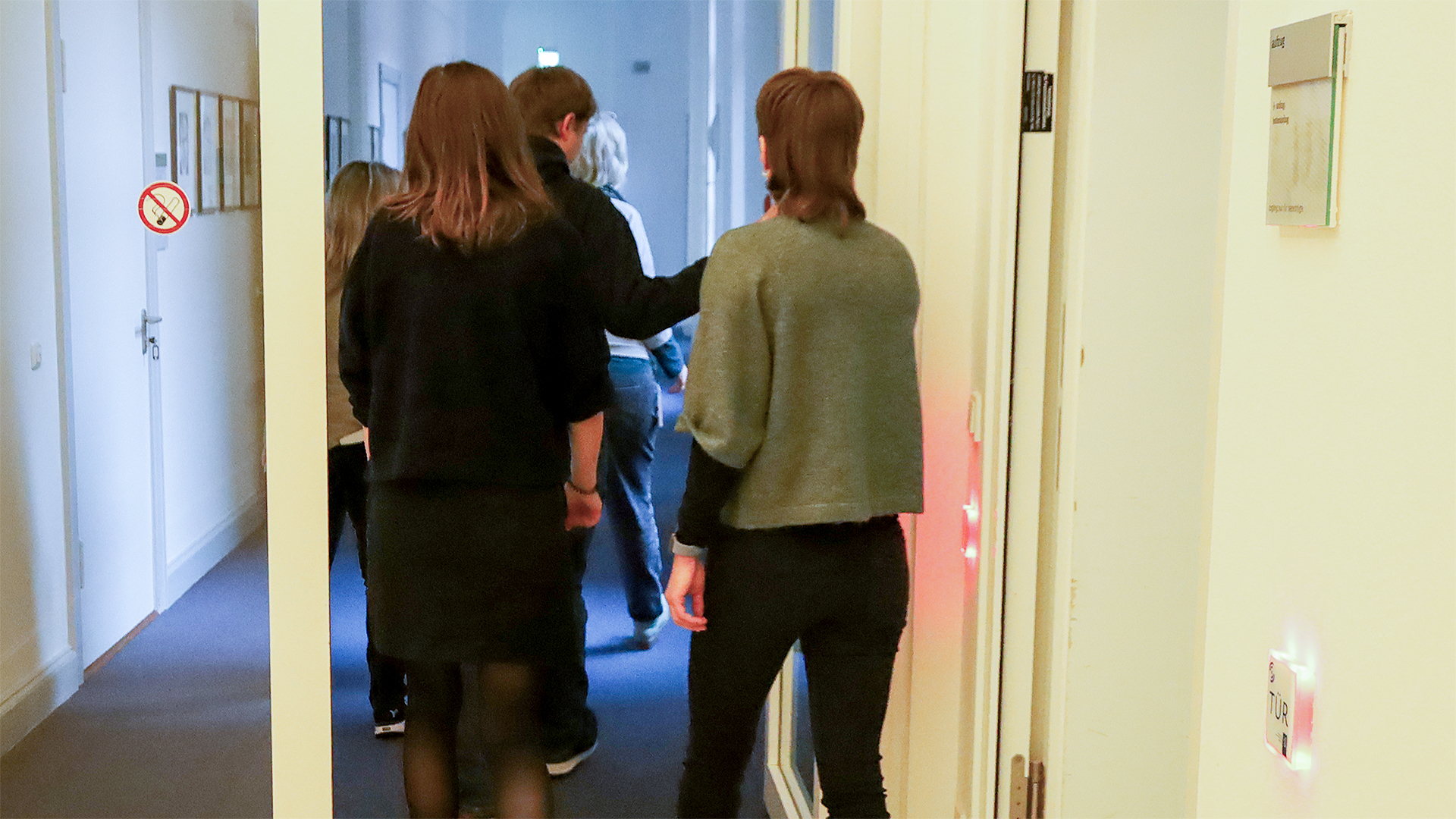 Neue Mitarbeiterinnen und Mitarbeiter im Rahmen einer Hausführung im Landtag 