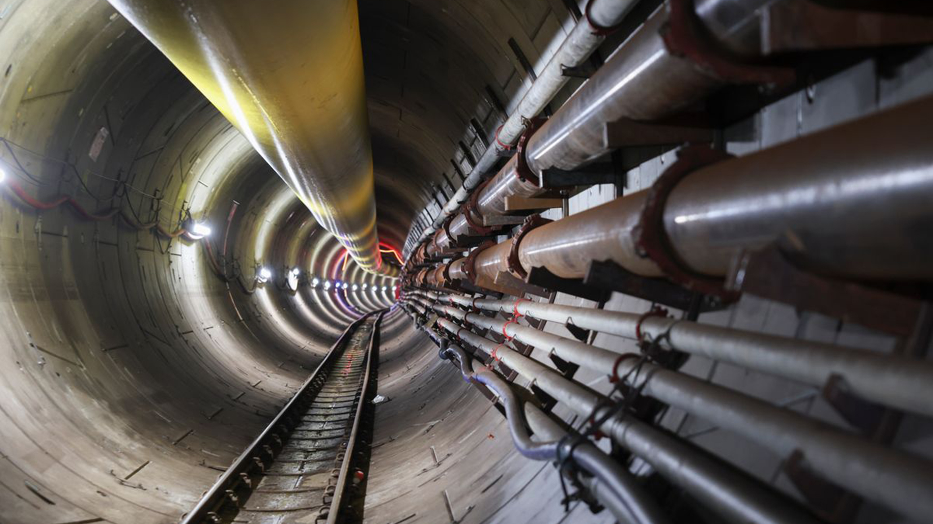 Blick in den Tunnel auf der Baustelle des Suedlink-Elbtunnels „ElbX“