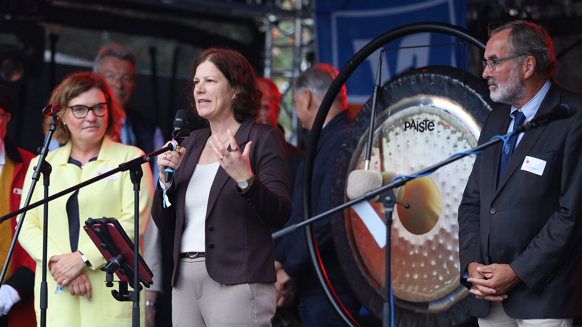 Landtagspräsidentin Kristina Herbst mit Bürgermeisterin Janet Sönnichsen (links) und Stadtpräsident Thomas Krabbes