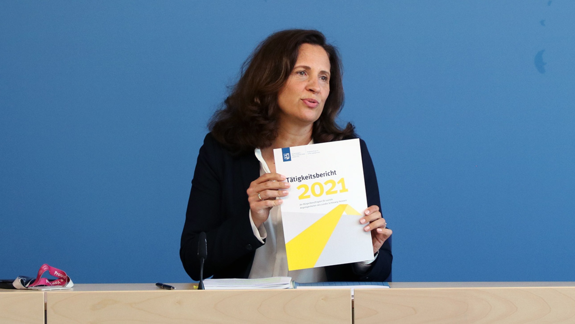 Bürgerbeauftrage Samiah El Samadoni bei der Vorstellung ihres aktuellen Tätigkeitsberichtes