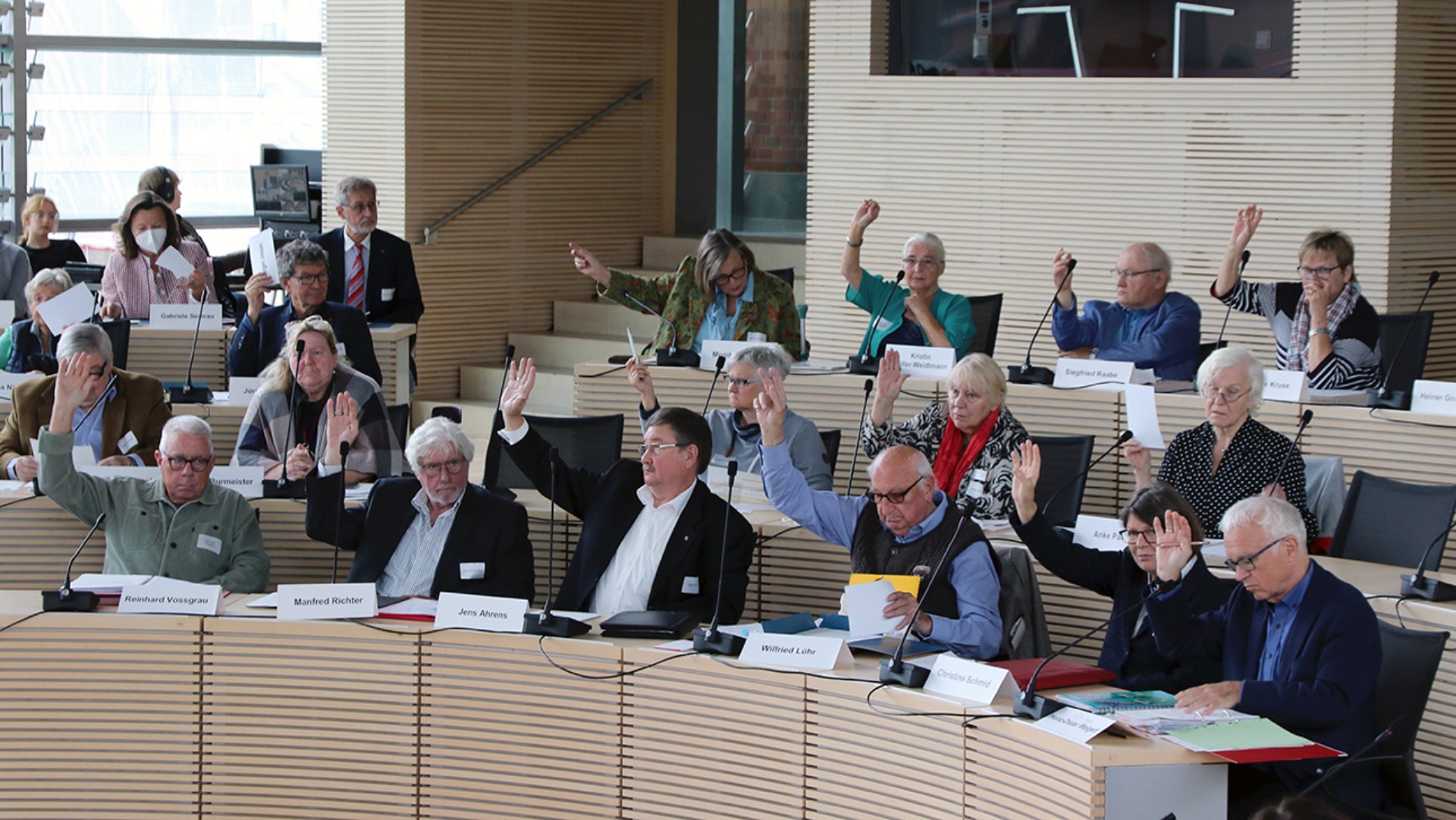 Abstimmung beim Altenparlament im Plenarsaal