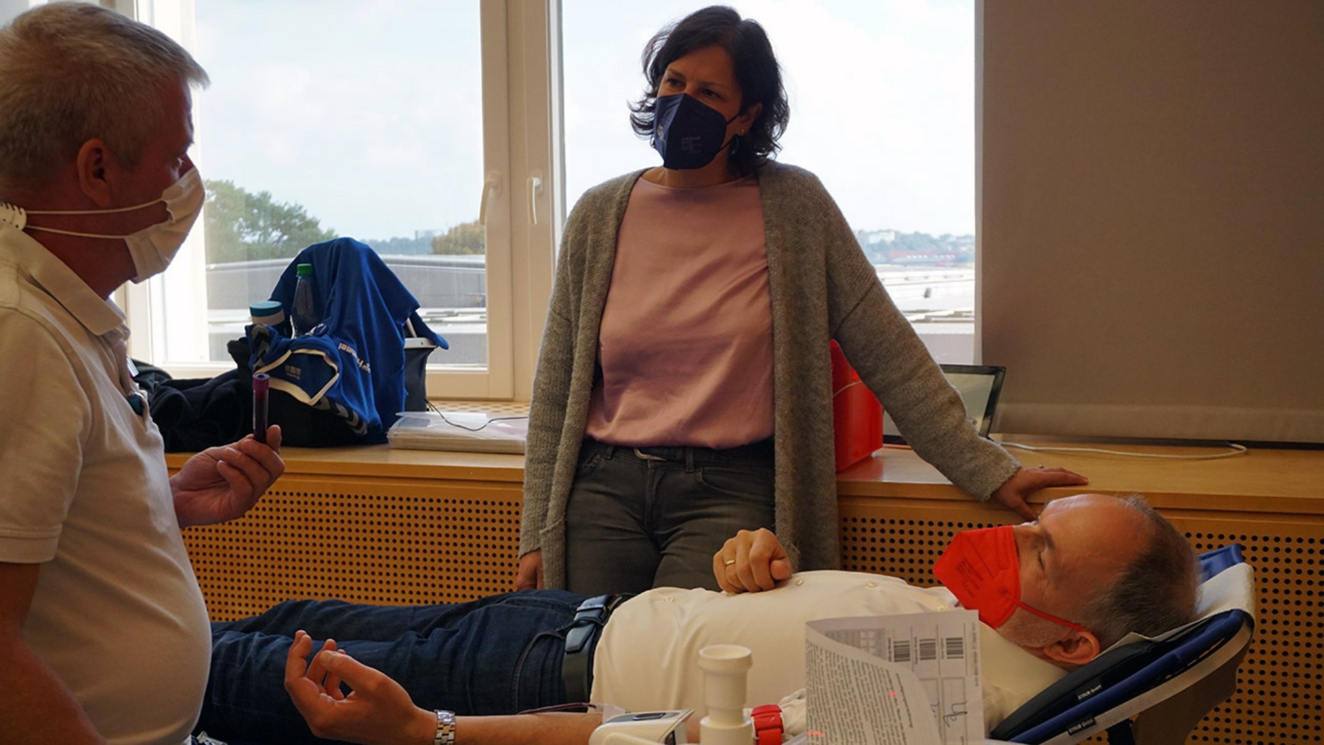 Blutspende Landtagpräsidentin Kristina Herbst DRK-Vorstand SH Ralph Schmieder 