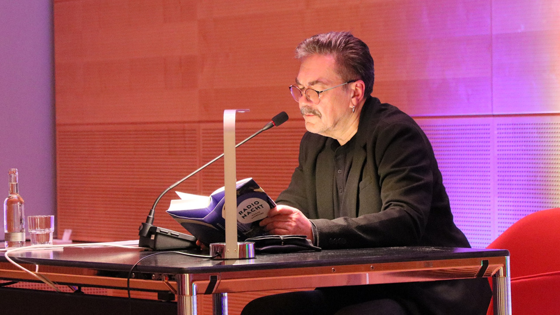 Der ukrainische Autor Juri Andruchowytsch liest aus seinem Roman „Radio Nacht“