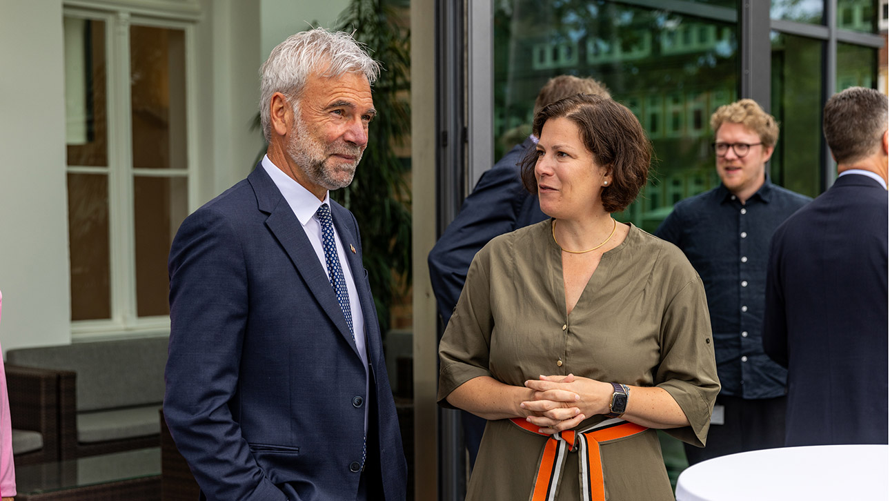 Landtagspräsidenten unter sich: Schleswig-Holsteins Parlamentschefin Kristina Herbst und der Gast aus Südtirol, Arnold Schuler