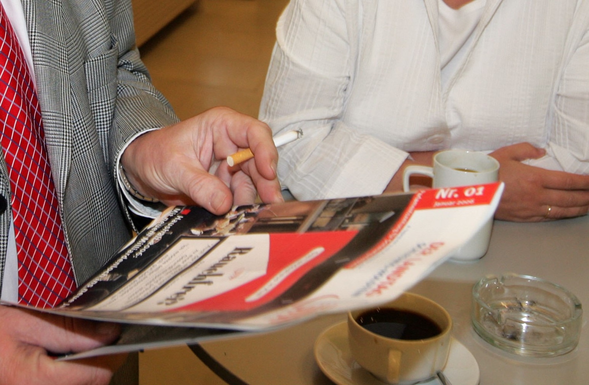 Die Landtagszeitschrift macht die Debatten ums Rauchverbot Anfang 2006 zum Titel.