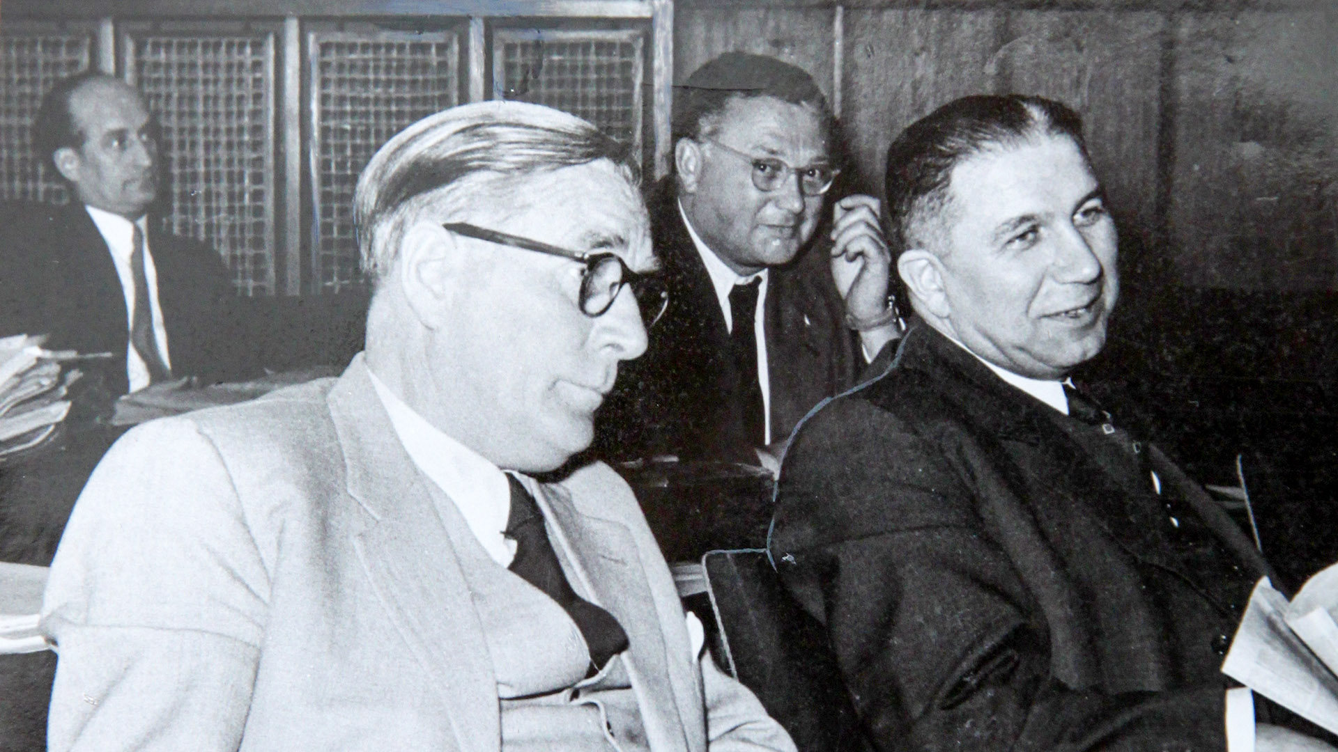 Paul Pagel (CDU), dahinter Hans-Adolf Asbach und Waldemar Kraft (beide BHE, v. li.)