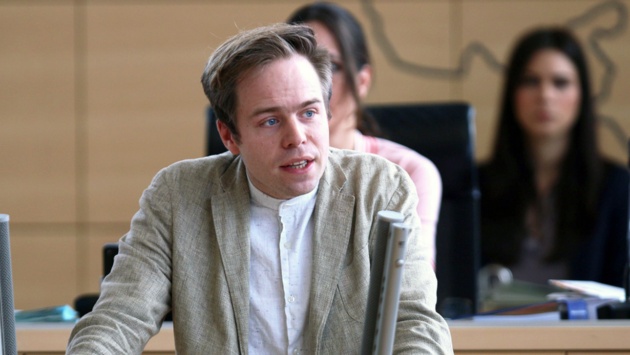 Der Grünen-Abgeordnete Rasmus Andresen hält eine Rede im Plenarsaal.