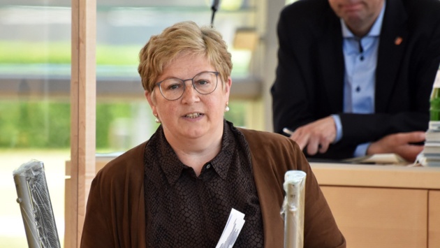 Die SPD-Abgeordnete Regina Poersch hält eine Rede im Plenarsaal des Kieler Landtsages.