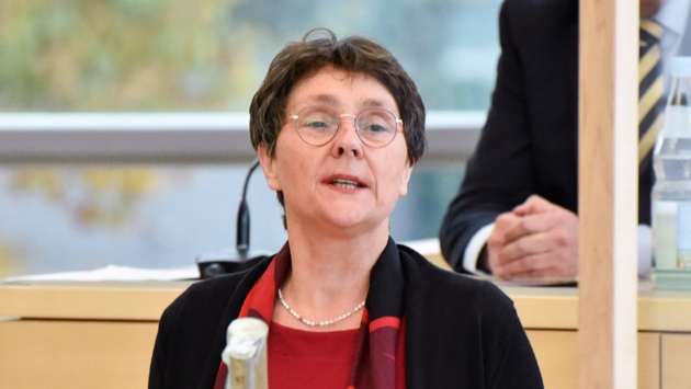 Finanzministerin Monika Heinold (Grüne) hält eine Rede im Plenarsaal des Schleswig-Holsteinischen Landtages.