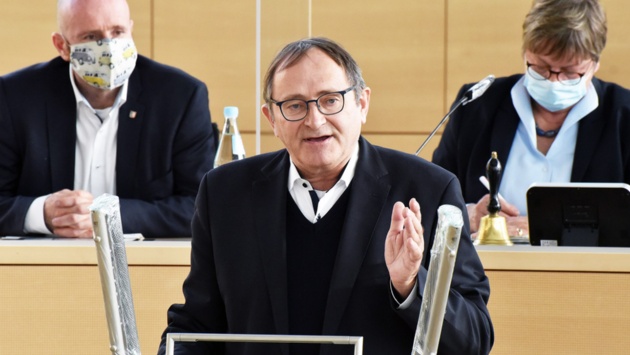Der Grünen-Abgeordnete Bernd Voß hält eine Rede im Schleswig-Holsteinischen Landtag