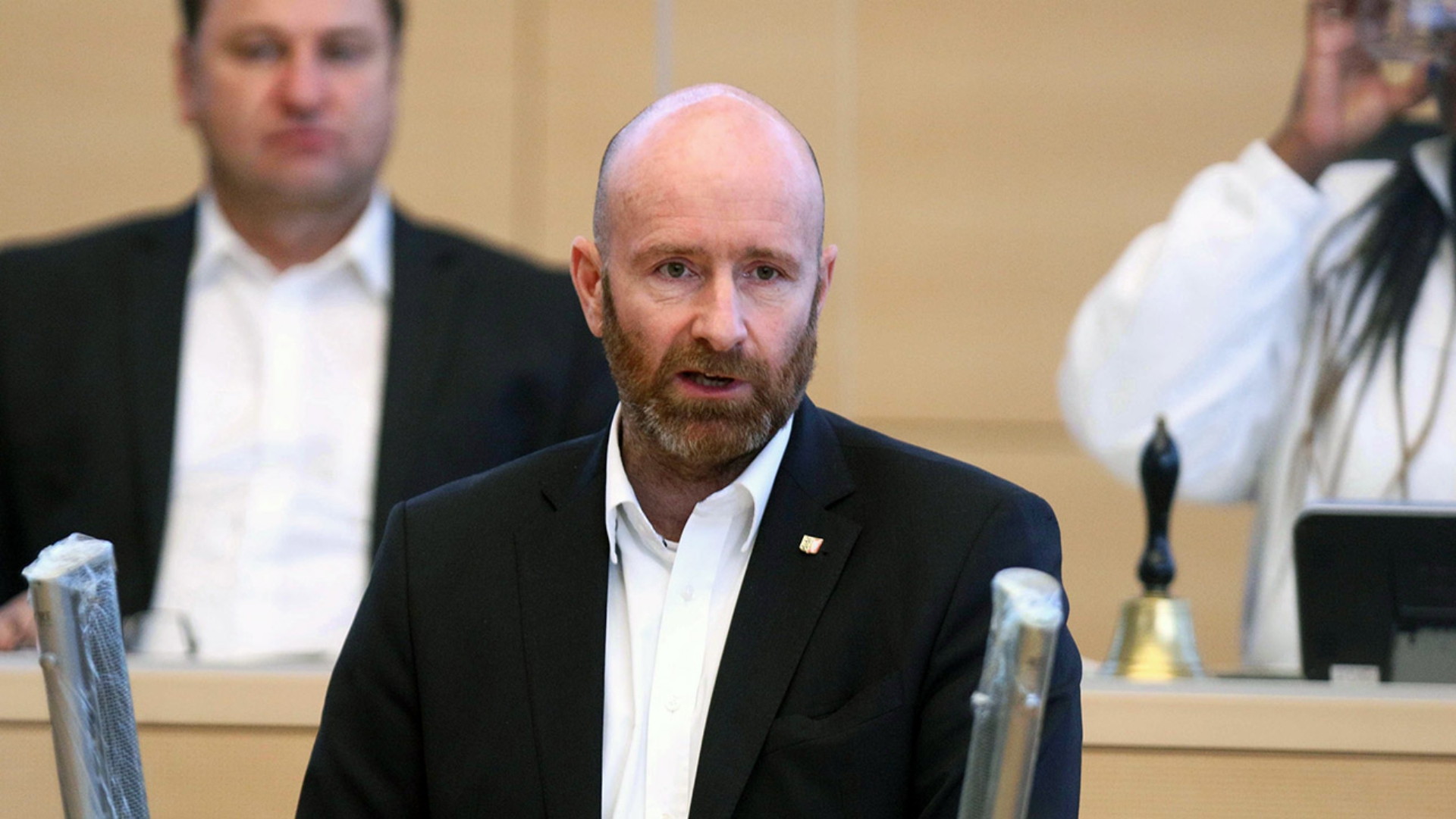 Der CDU-Abgeordnete Peer Knöfler hält eine Rede im Plenarsaal des Schleswig-Holsteinischen Landtages.