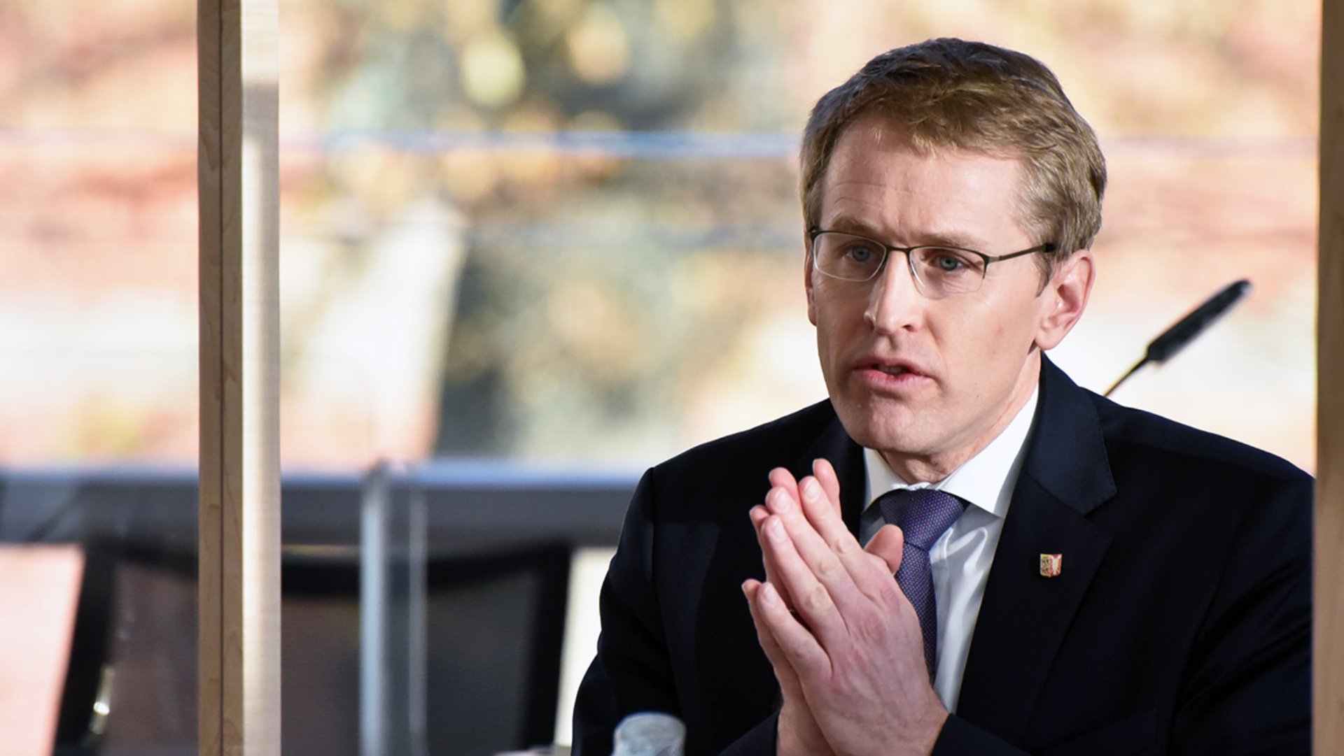 CDU-Ministerpräsident Daniel Günther hält eine Rede im Plenarsaal des Schleswig-Holsteinischen Landtages.