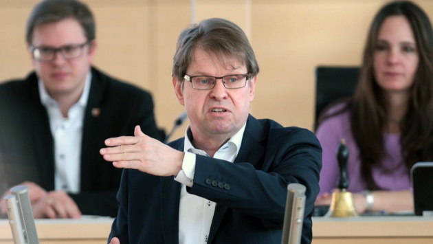 SPD-Oppositionsführer Ralf Stegner hält eine Rede im Plenarsaal des Schleswig-Holsteinischen Landtages.