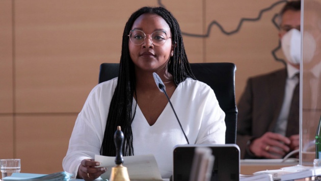 Landtagsvizepräsidentin Aminata Toure © Foto: Michael August Landtagsvizepräsidentin Aminata Touré spricht im Landtag zu 75 Jahren ernannter Landtag Schleswig-Holstein