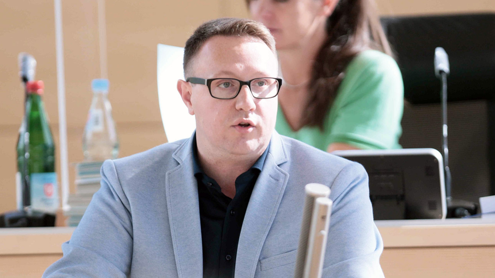 Der SSW-Abgeordnete Christian Dirschauer hält eine Rede im Plenarsaal des Schleswig-Holsteinischen Landtages.