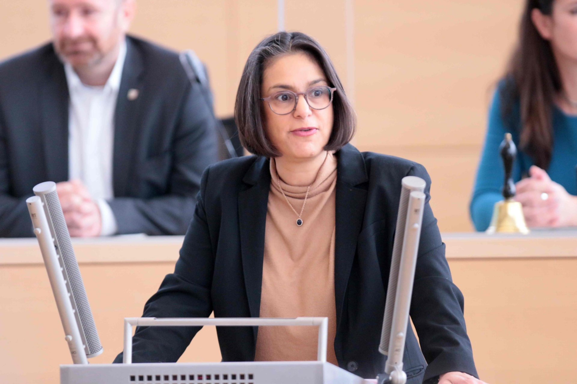 Midyatli,  Serpil SPD Plenum © Foto: Michael August Die SPD-Fraktionsvorsitzende Serpil Midyatli hält eine Rede im Plenarsaal des Schleswig-Holsteinischen Landtages.