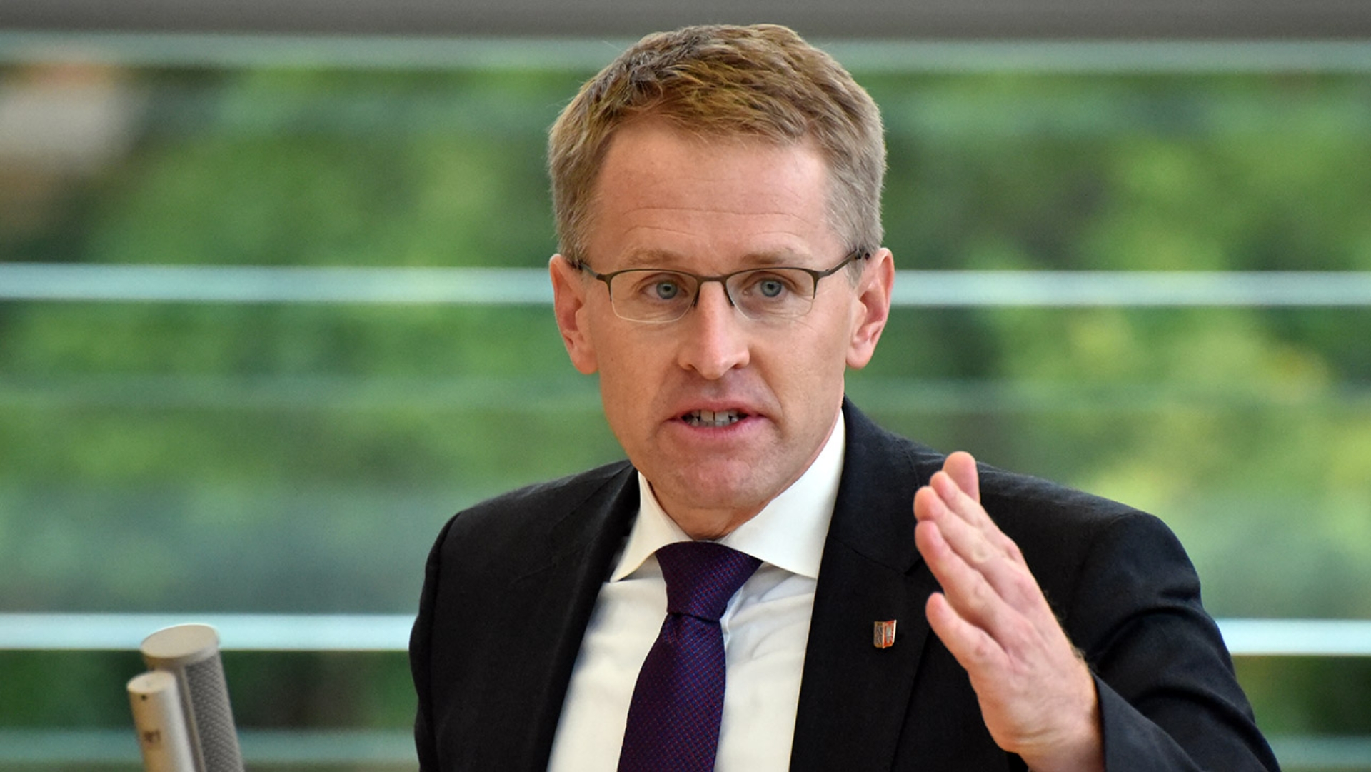 CDU-Ministerpräsident Daniel Günther hält eine Rede im Plenarsaal des Schleswig-Holsteinischen Landtages