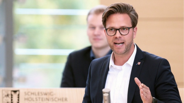 Der CDU-Abgeordnete Martin Balasus hält eine Rede im Plenarsaal des Schleswig-Holsteinischen Landtages.