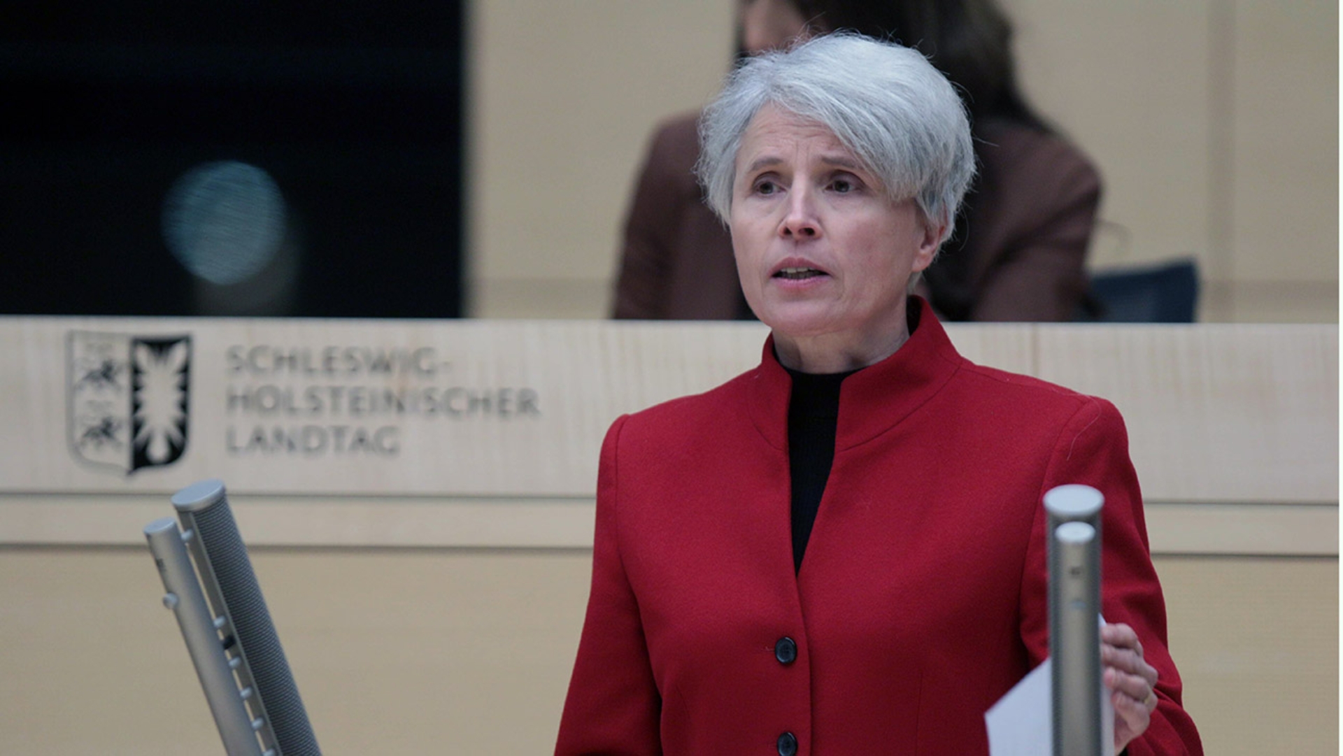 Die Grünen-Abgeordnete Ulrike Täck hält eine Rede im Plenarsaal des Schleswig-Holsteinischen Landtages.