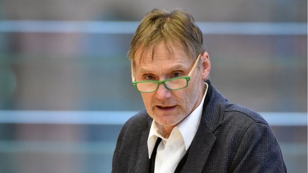 Der Grünen-Abgeordnete Dirk Kock-Rohwer hält eine Rede im Plenarsaal des Schleswig-Holsteinischen Landtages.