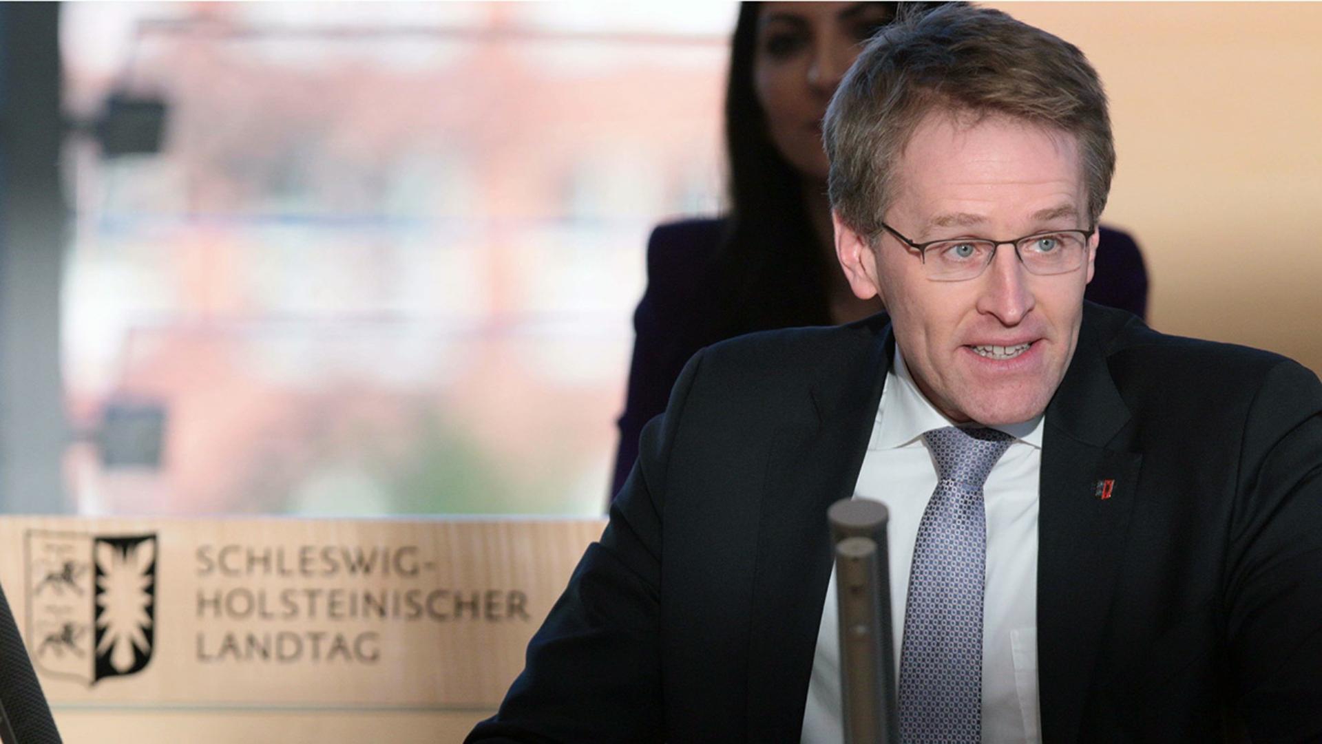 CDU-Ministerpräsident Daniel Günther hält eine Rede im Plenarsaal des Schleswig-Holsteinischen Landtages.