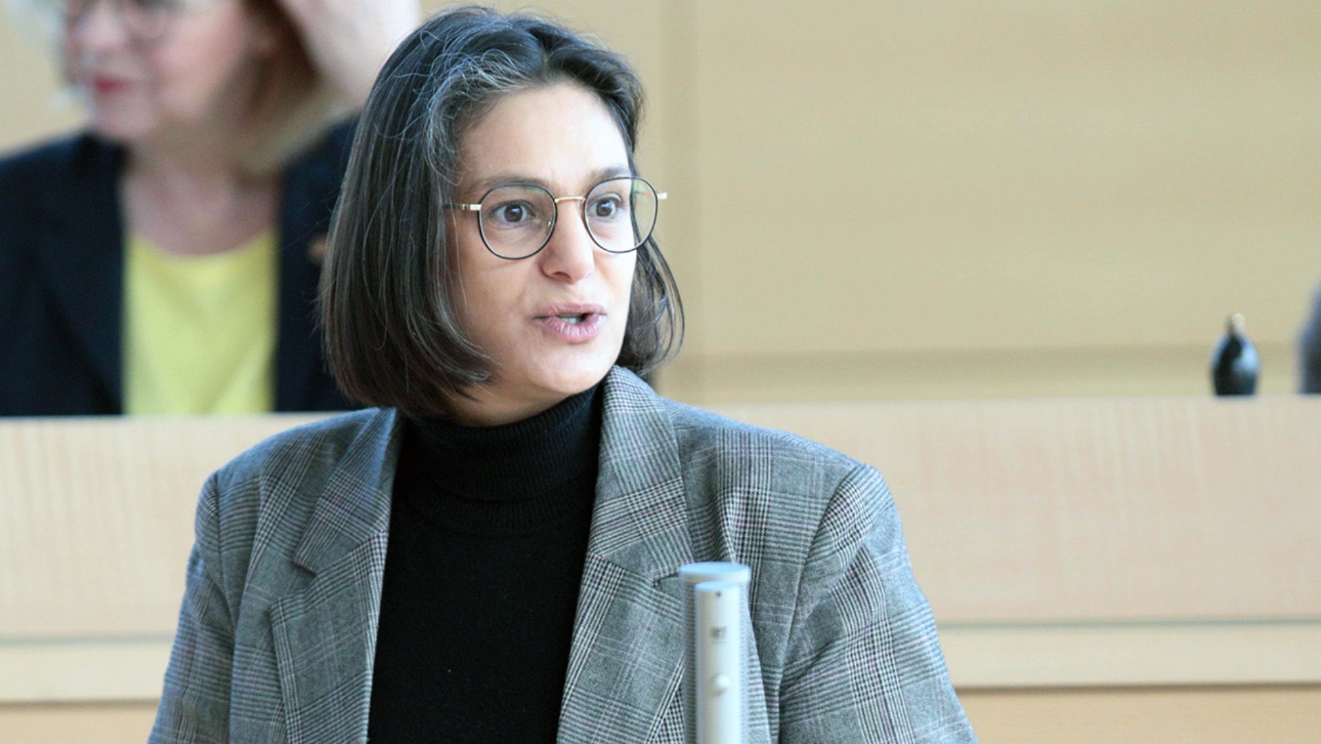 Die SPD-Abgeordnete Serpil Midyatli hält eine Rede im Plenarsaal des Schleswig-Holsteinischen Landtages.