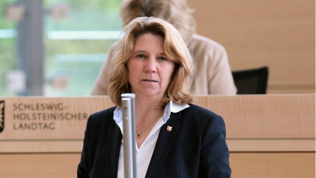 CDU-Justizministerin Kerstin von der Decken hält eine Rede im Plenarsaal des Schleswig-Holsteinischen Landtages.