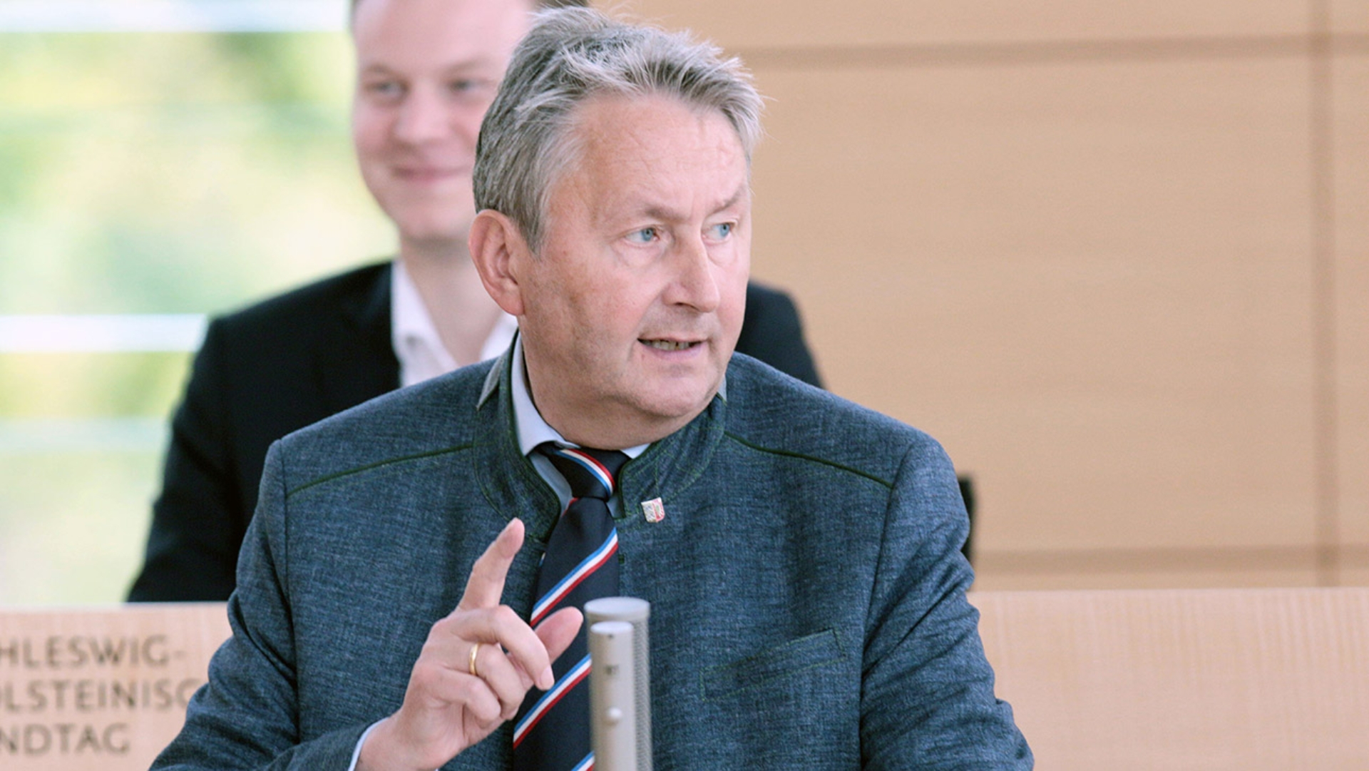 Der CDU-Abgeordnete Hauke Göttsch hälte eine Rede im Plenarsaal des Schleswig-Holsteinischen Landtages.