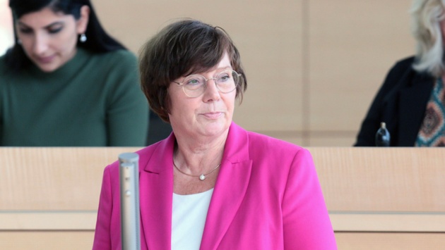 CDU-Innenministerin Sabine Sütterlin-Waack hält eine Rede im Plenarsaal des Schleswig-Holsteinischen Landtages.