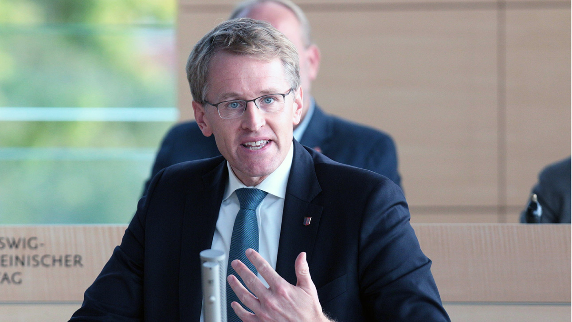 Günther, Daniel Ministerpräsident CDU Plenum   © Foto: Michael August CDU-Ministerpräsident Daniel Günther hält eine Rede im Plenarsaal des Schleswig-Holsteinischen Landtages.