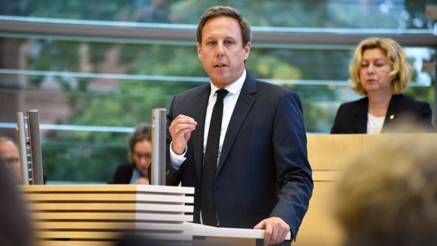 Losse-Müller Thomas SPD Plenum © Foto: Thomas Eisenkrätzer SPD-Fraktionschef Thomas Losse-Müller hält eine Rede im Plenarsaal des Schleswig-Holsteinischen Landtages.