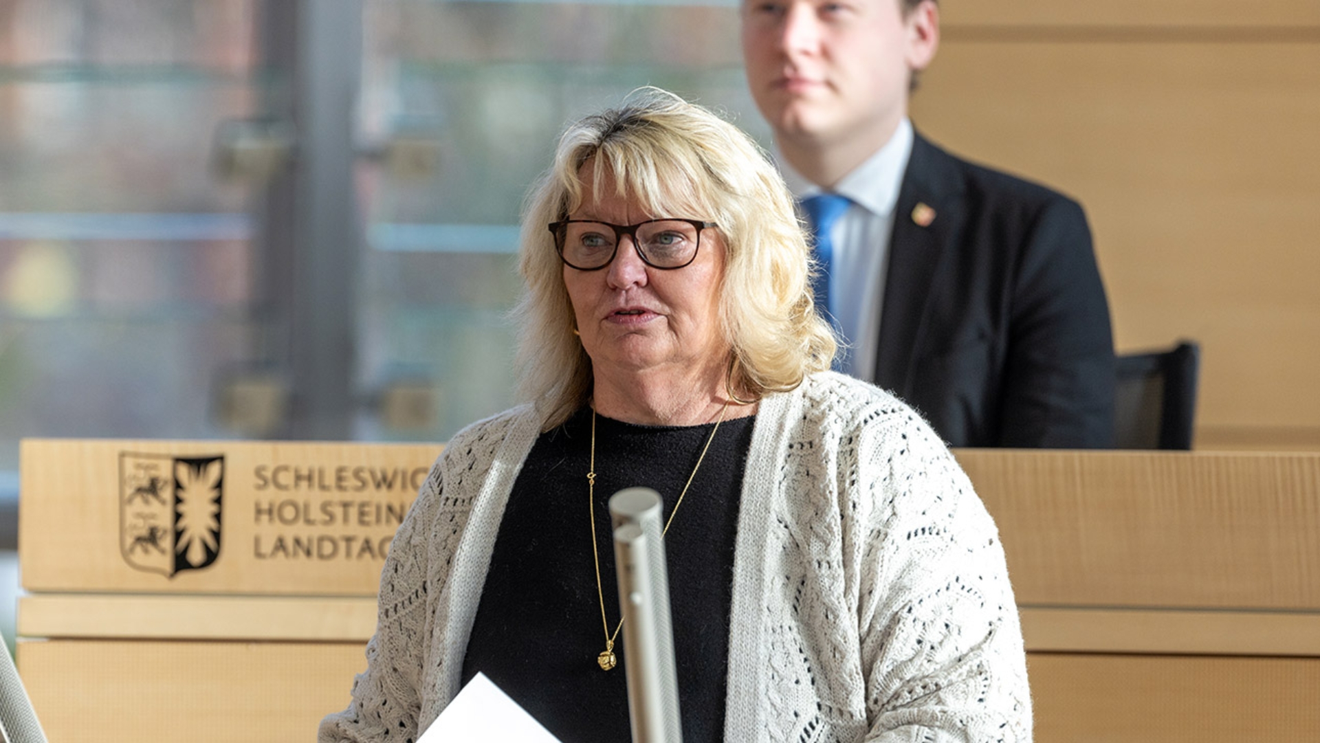 Die SSW-Abgeordnete Jette Waldinger-Thiering hält eine Rede im Plenarsaal des Schleswig-Holsteinischen Landtages. 