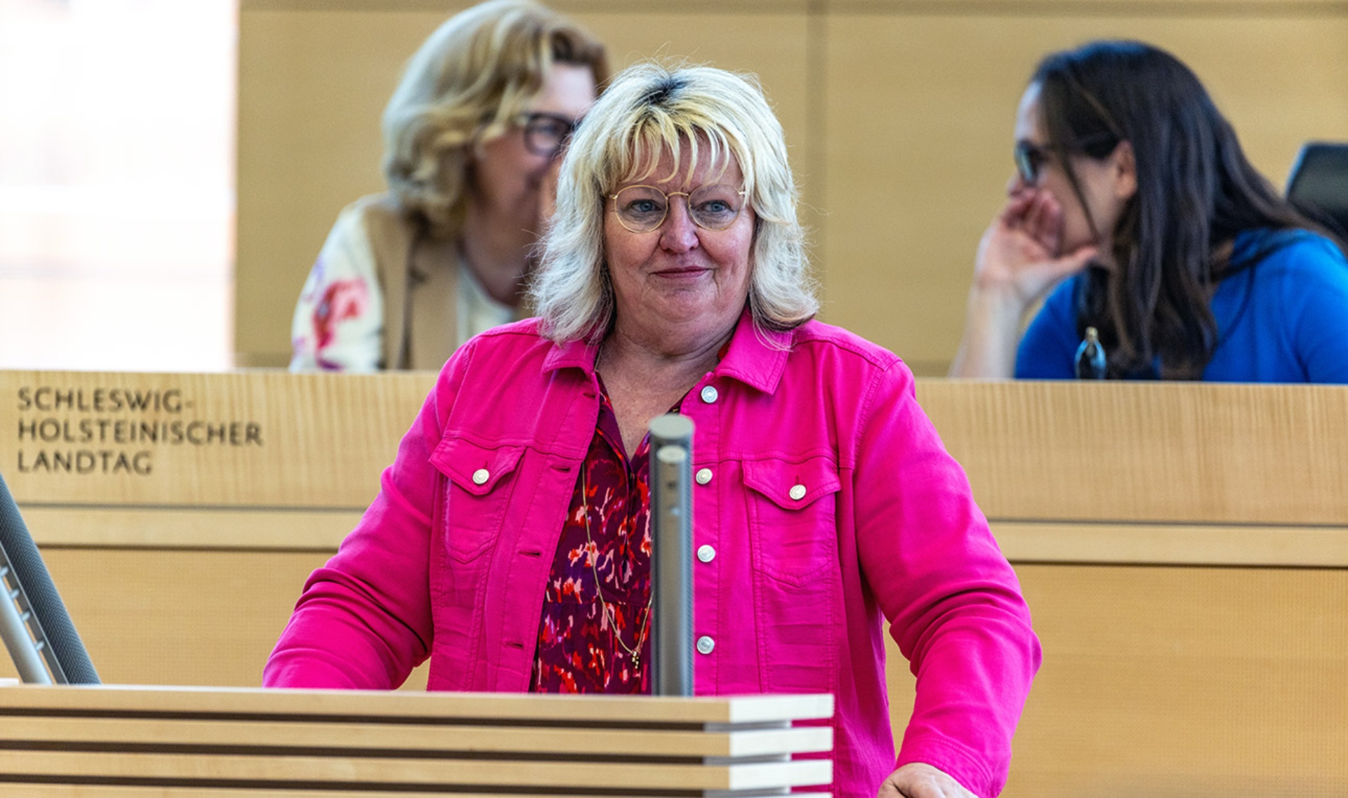 Die SSW-Abgeordnete Jette Waldinger-Thiering hält eine Rede im Plenarsaal des Schleswig-Holsteinischen Landtages.