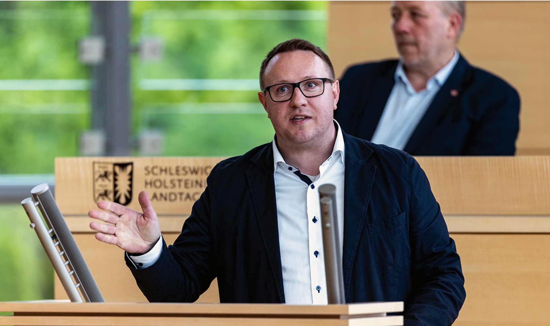 Der SSW-Abgeordnete Christian Dirschauer hält eine Rede im Plenarsaal des Schleswig-Holsteinischen Landtages.