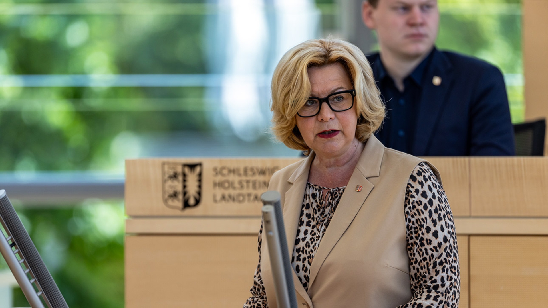 Die CDU-Abgeordnete Dagmar Hildebrand hält eine Rede im Plenarsaal des Schleswig-Holsteinischen Landtages. 