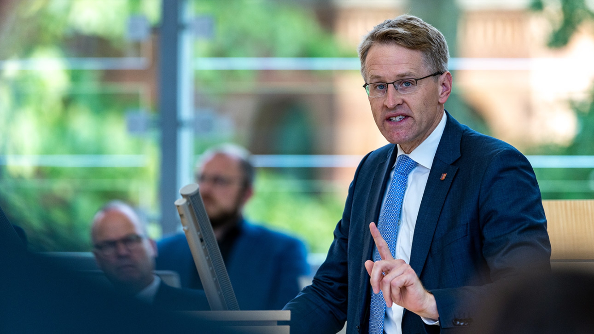 CDU-Ministerpräsident Daniel Günther hält eine Rede im Plenarsaal des Schleswig-Holsteinischen Landtages.