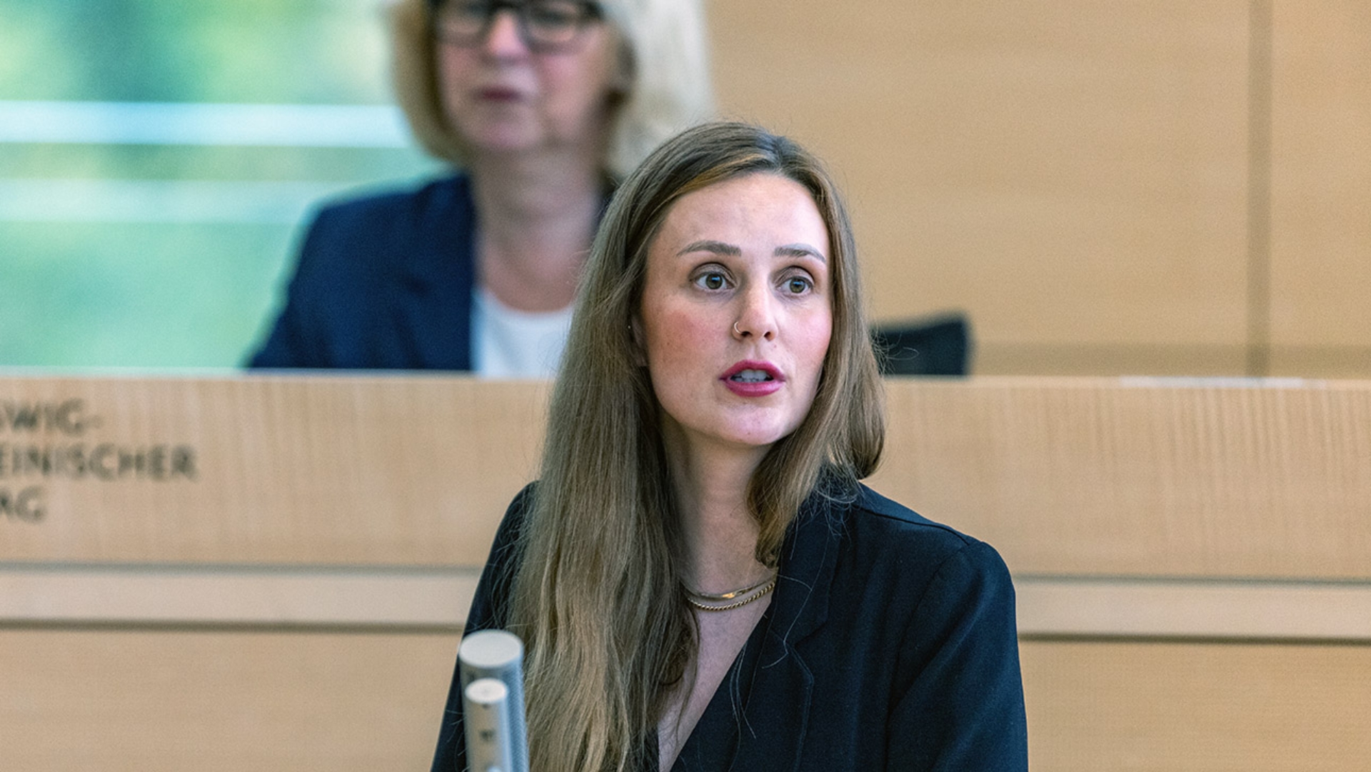 Schiebe Sophia SPD Plenum © Foto: Landtag, Sönke Ehlers Die SPD-Abgeordnete Sophia Schiebe hält eine Rede im Plenarsaal des Schleswig-Holsteinischen Landtages.