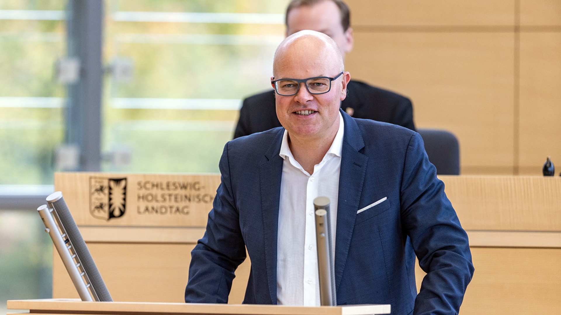 Grünen-Umweltminister Tobias Goldschmidt hält eine Rede im Plenarsaal des Schleswig-Holsteinischen Landtages.