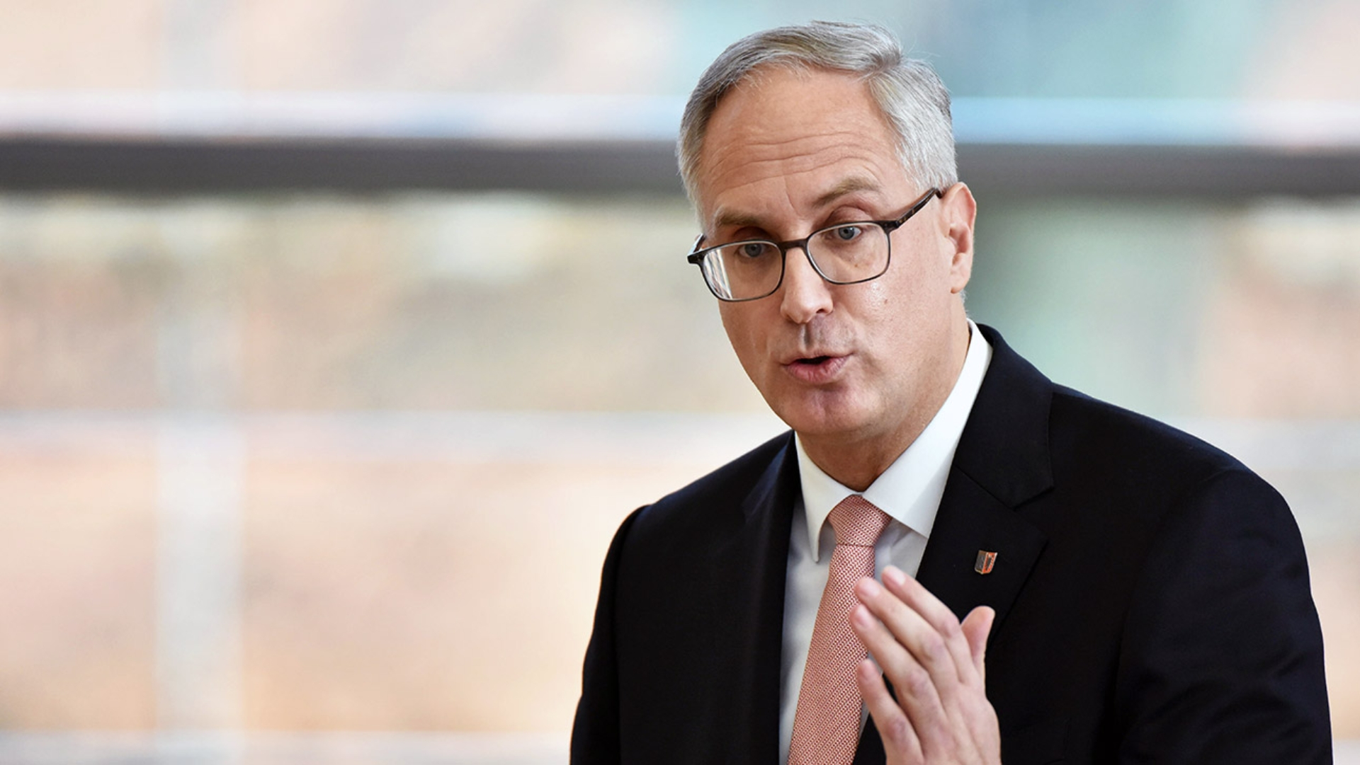 CDU-Fraktionschef Tobias Koch hält eine Rede im Plenarsaal des Schleswig-Holsteinischen Landtages