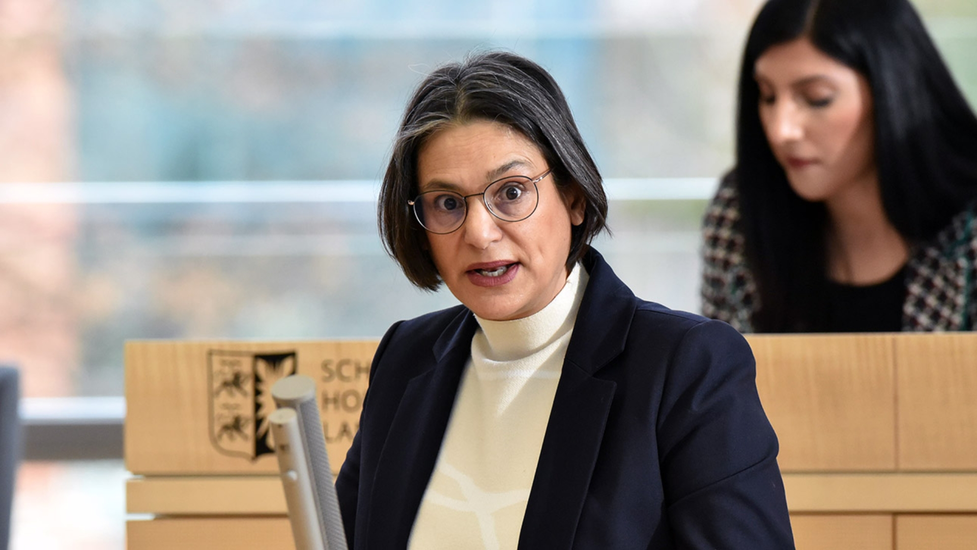 Die SPD-Fraktionsvorsitzende Serpil Midyatli hält eine Rede im Plenarsaal des Schleswig-Holsteinischen Landtages.