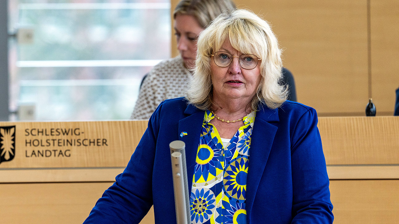 Jette Waldinger-Thiering (SSW): „Die Antwort auf die aktuelle Lage in der Welt muss Europa heißen. Jetzt sind die EU-Mitgliedstaaten gefragt endlich effektiv zusammenzuarbeiten und Eigenverantwortung zu übernehmen.“