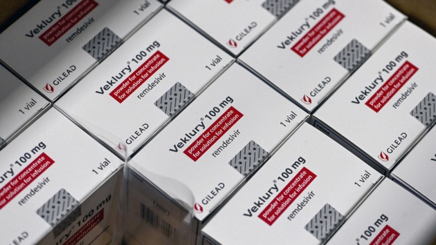 Blick auf Packungen des Medikaments Remdesivir